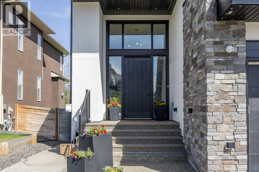 127 Kinniburgh Crescent, Chestermere, Alberta  T1X 1Y1 - Photo 3 - A2310592