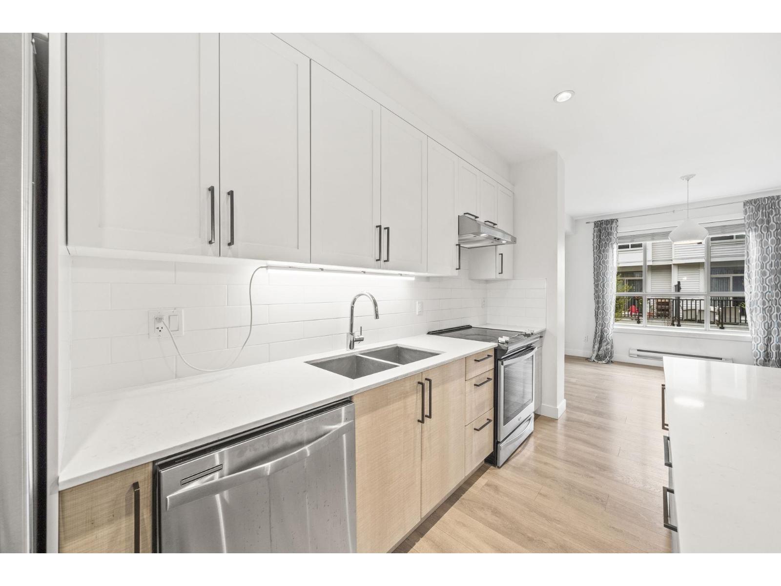 36 1708 King George Boulevard, Surrey, British Columbia  V4A 4Z8 - Photo 7 - R3110631
