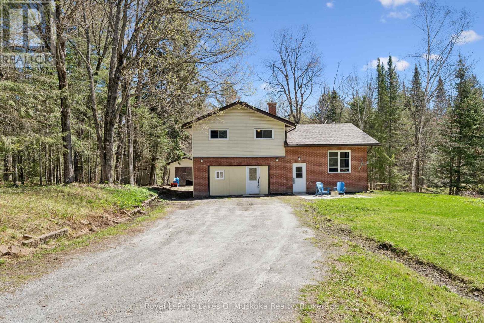1052 OLD FALKENBURG ROAD, Bracebridge, Ontario