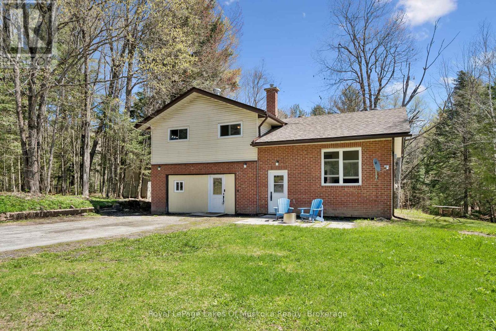 1052 Old Falkenburg Road, Bracebridge, Ontario  P1L 1X4 - Photo 2 - X13129346