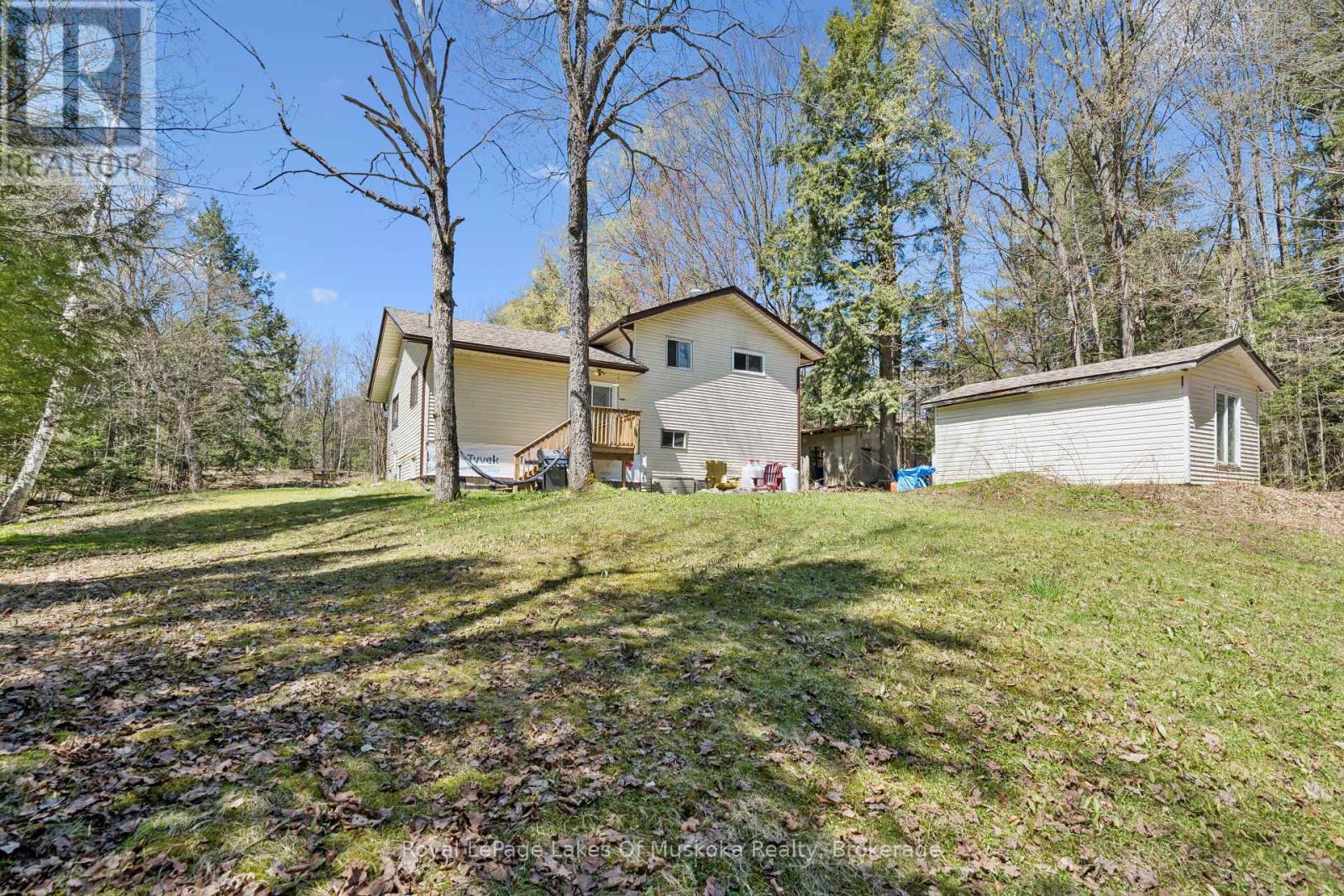 1052 Old Falkenburg Road, Bracebridge, Ontario  P1L 1X4 - Photo 4 - X13129346