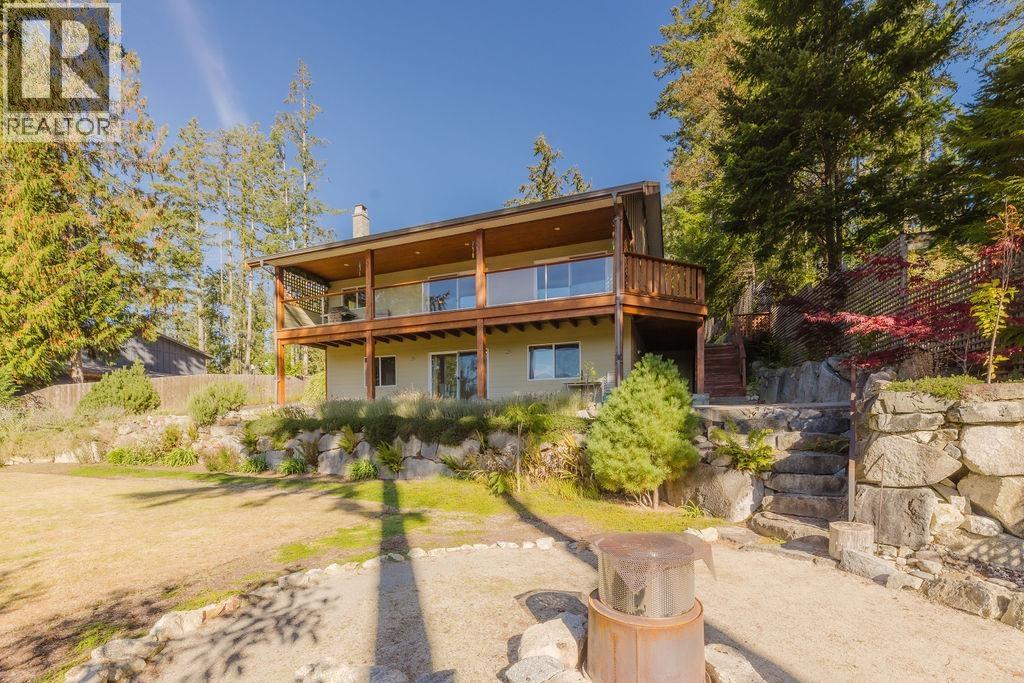 5090 Elliot Road, Garden Bay, British Columbia  V0N 1S1 - Photo 3 - R3123763