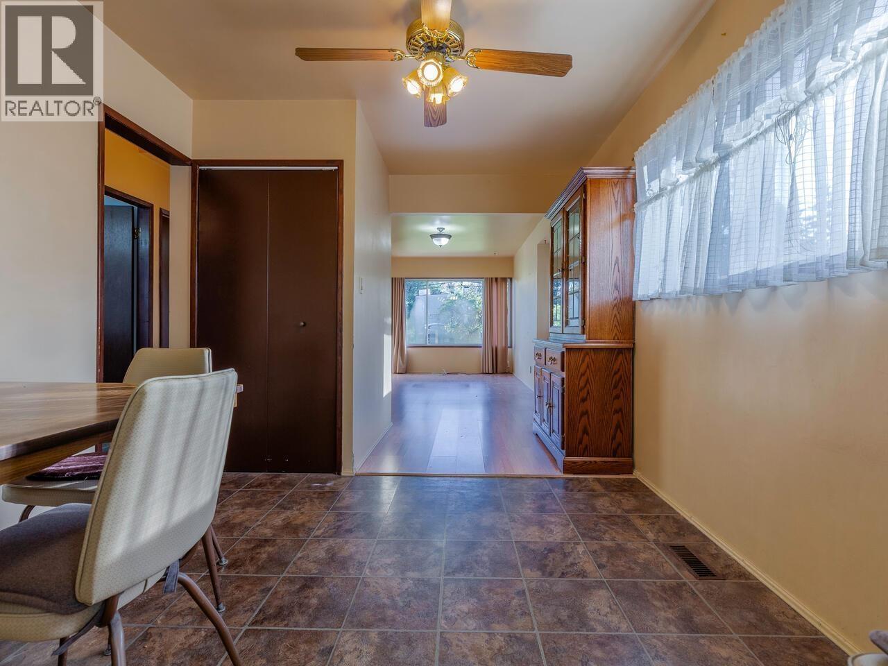 12187 227 St Street, Maple Ridge, British Columbia  V2X 6J6 - Photo 8 - R3123792