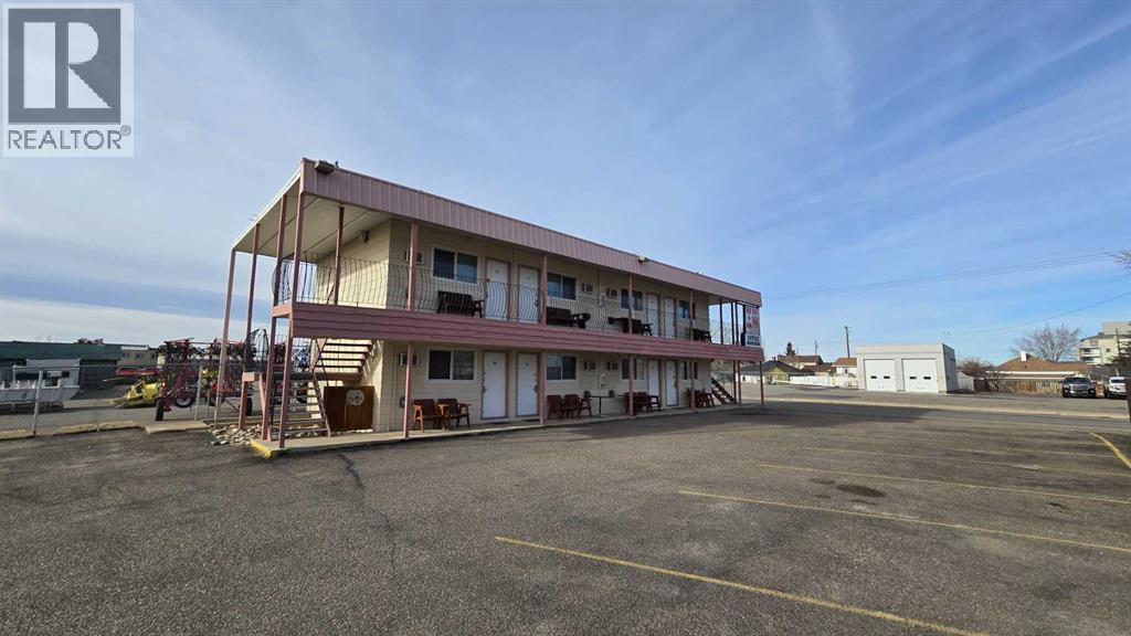 359 24 Street, Fort Macleod, Alberta  T0L 0Z0 - Photo 4 - A2308234