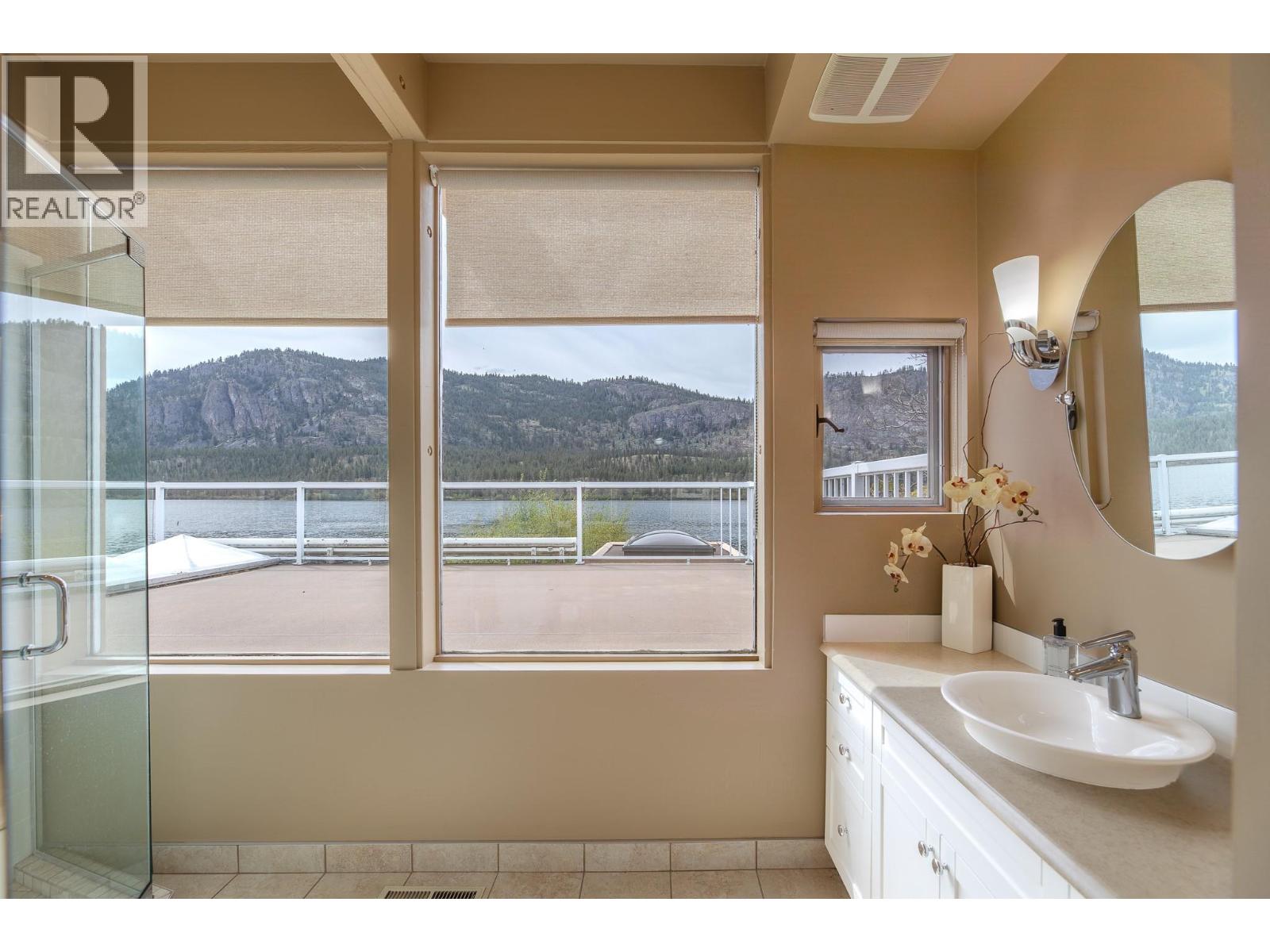 3120 Vaseux Lake Crescent, Okanagan Falls, British Columbia  V0H 1R2 - Photo 38 - 10383243