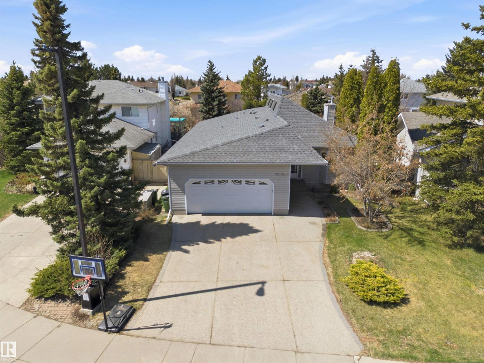 1116 111A ST NW, edmonton, Alberta