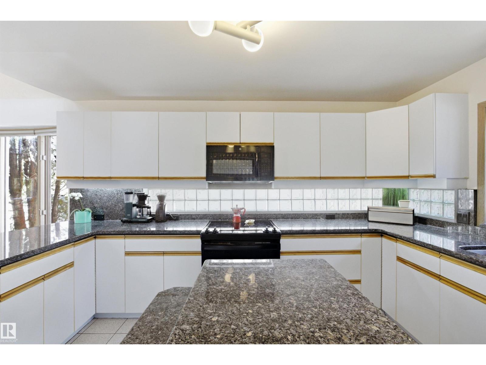 1116 111a St Nw, Edmonton, Alberta  T6J 6R9 - Photo 11 - E4487722