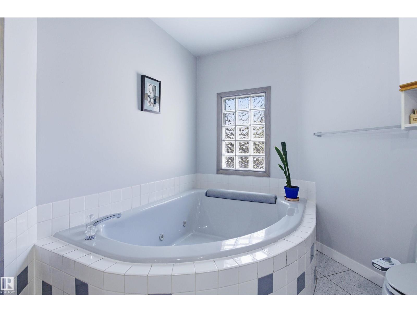 1116 111a St Nw, Edmonton, Alberta  T6J 6R9 - Photo 22 - E4487722
