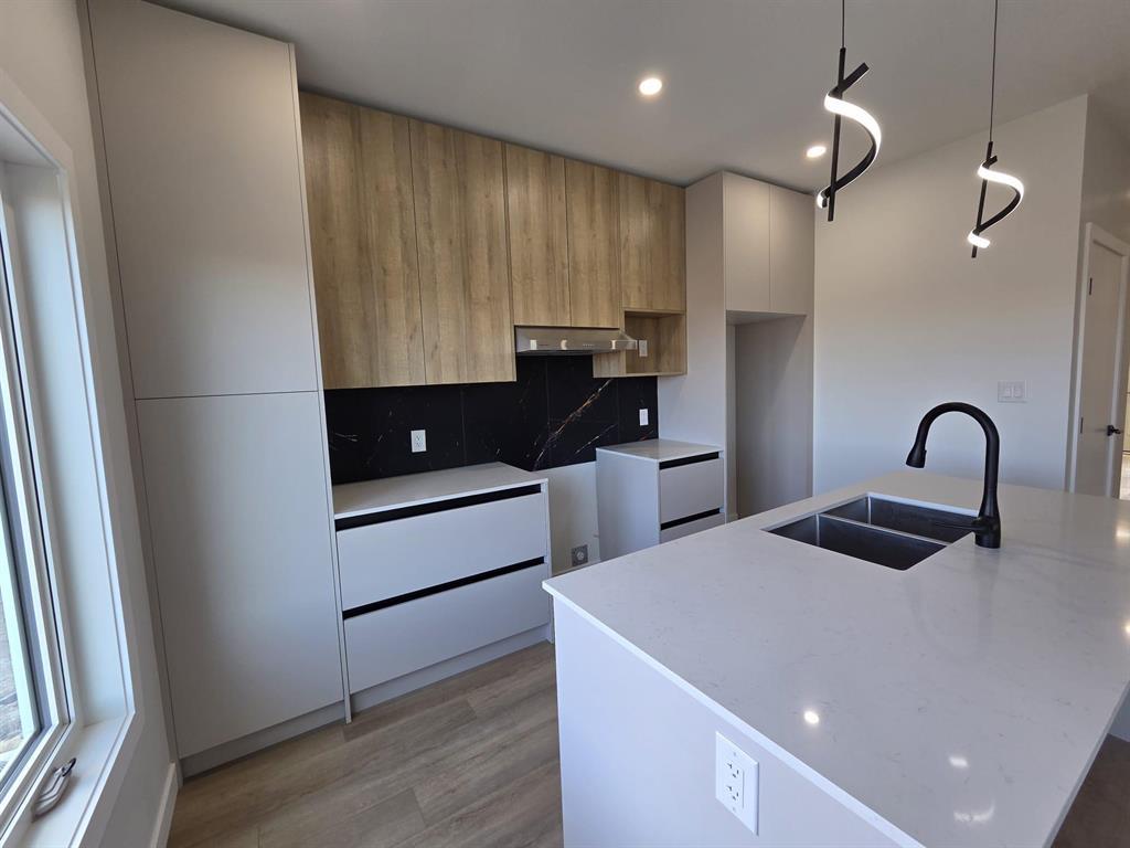 4 Cornerstone Heights, Winnipeg, Manitoba  R2V 4R8 - Photo 1 - 202610565