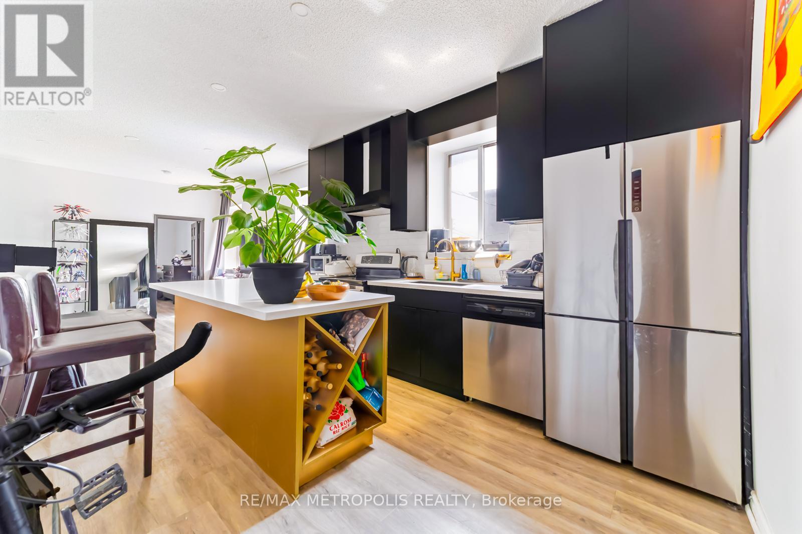 854 Bathurst Street, Toronto, Ontario  M5R 3G3 - Photo 10 - C12973192