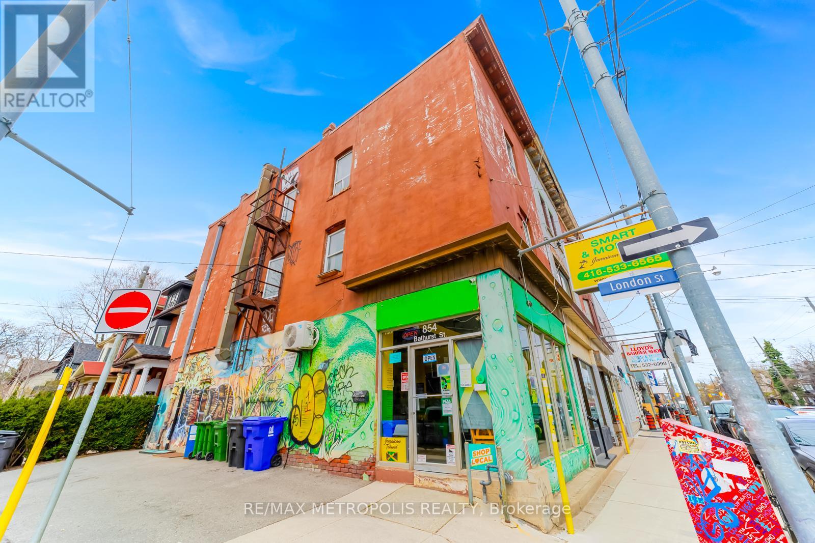 854 Bathurst Street, Toronto, Ontario  M5R 3G3 - Photo 3 - C12973192