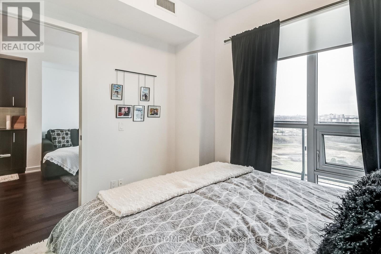 2710 - 2212 Lake Shore Boulevard W, Toronto, Ontario  M8V 0C2 - Photo 15 - W13121834