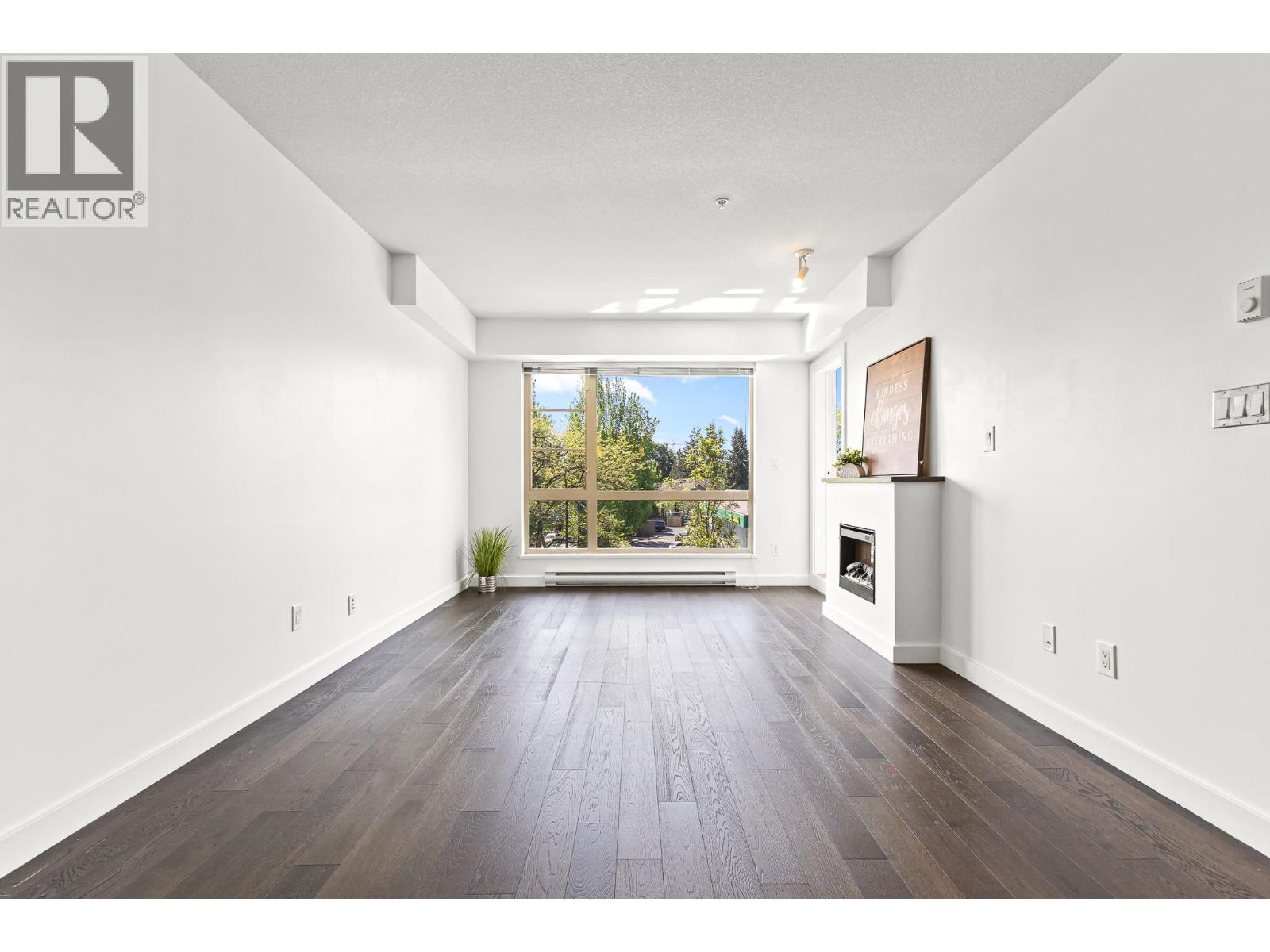 303 1330 Marine Drive, North Vancouver, British Columbia  V7P 1T4 - Photo 7 - R3123068