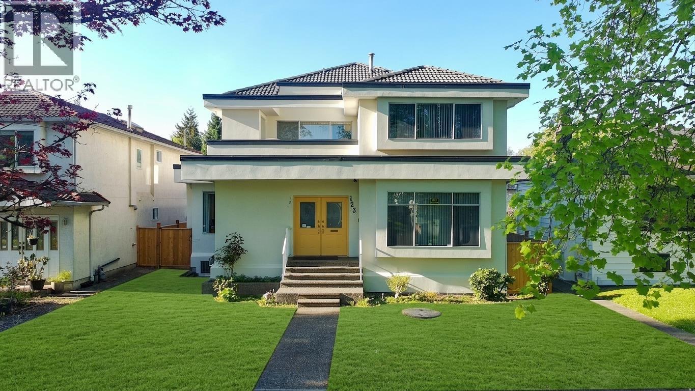 123 E 45TH AVENUE, Vancouver, British Columbia