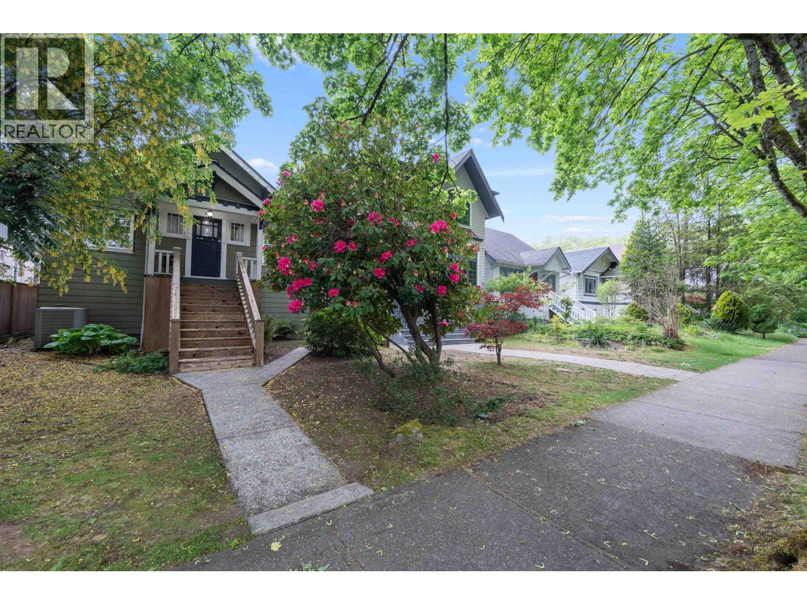 2820 W 13th Avenue, Vancouver, British Columbia  V6K 2T7 - Photo 2 - R3123802