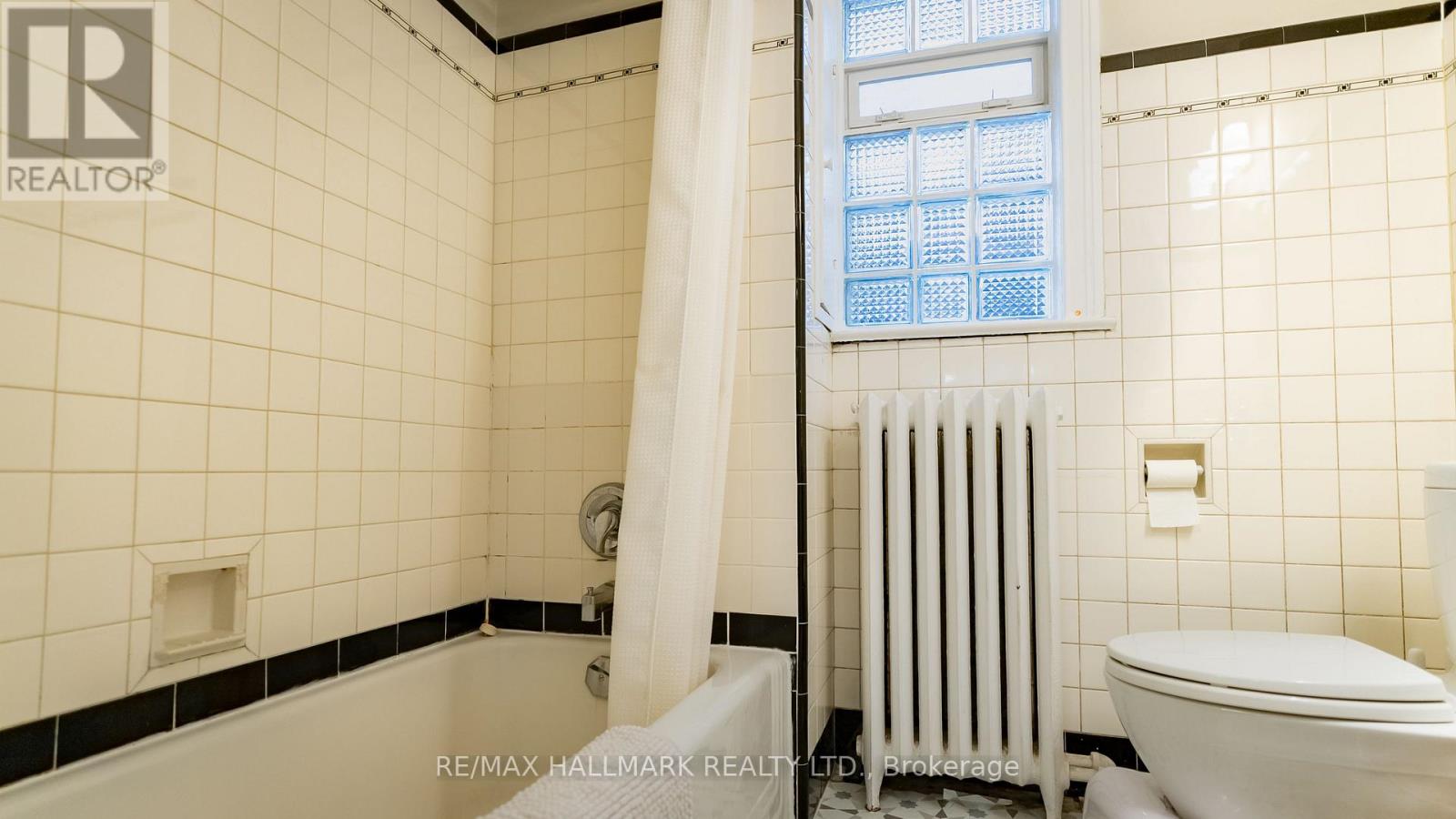 Upper - 218 Rusholme Road, Toronto, Ontario  M6H 2Y8 - Photo 23 - C13129478