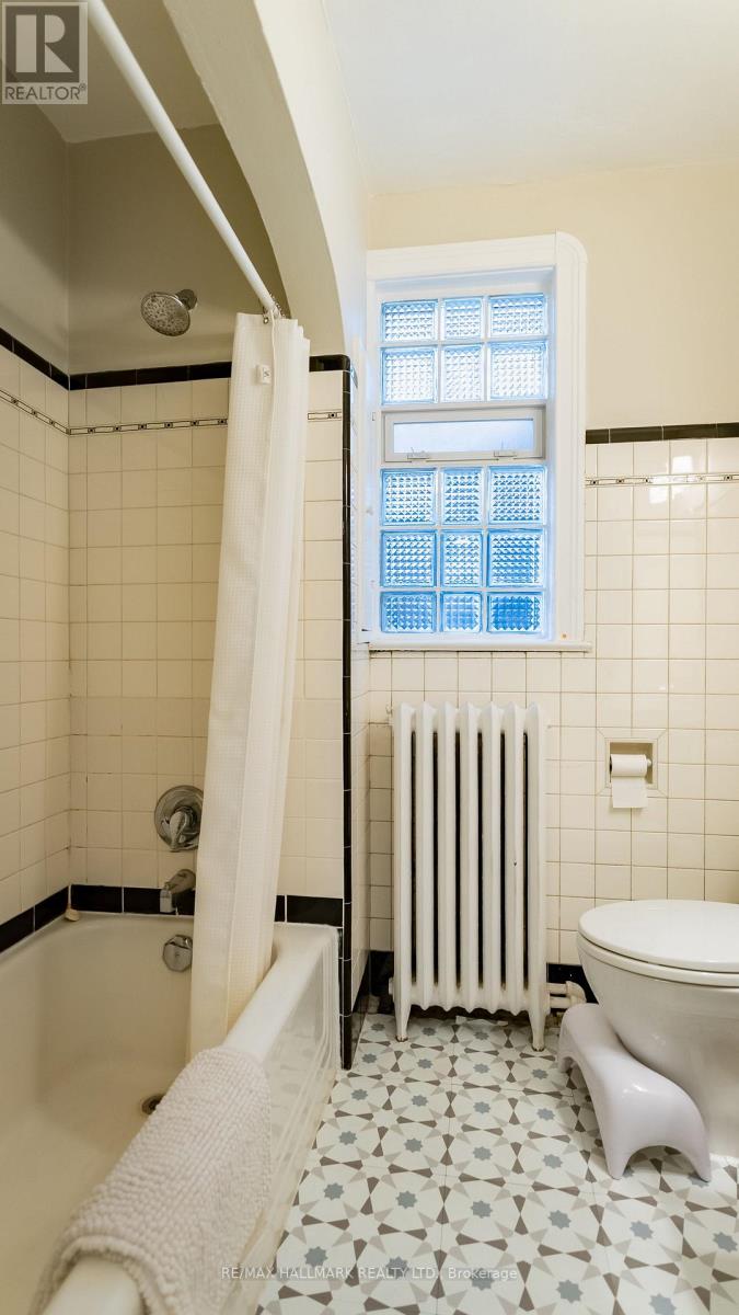 Upper - 218 Rusholme Road, Toronto, Ontario  M6H 2Y8 - Photo 25 - C13129478