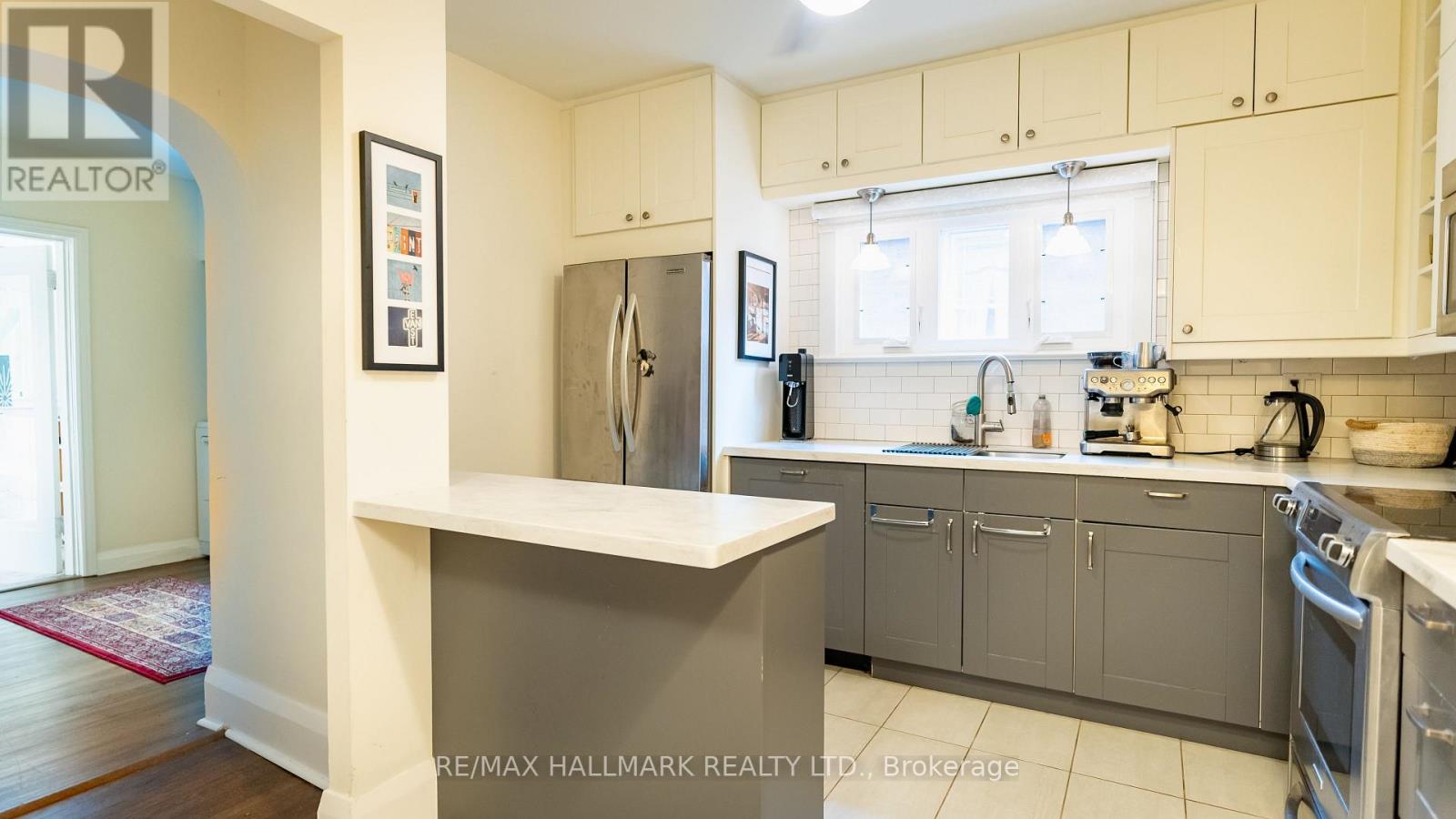 Upper - 218 Rusholme Road, Toronto, Ontario  M6H 2Y8 - Photo 9 - C13129478