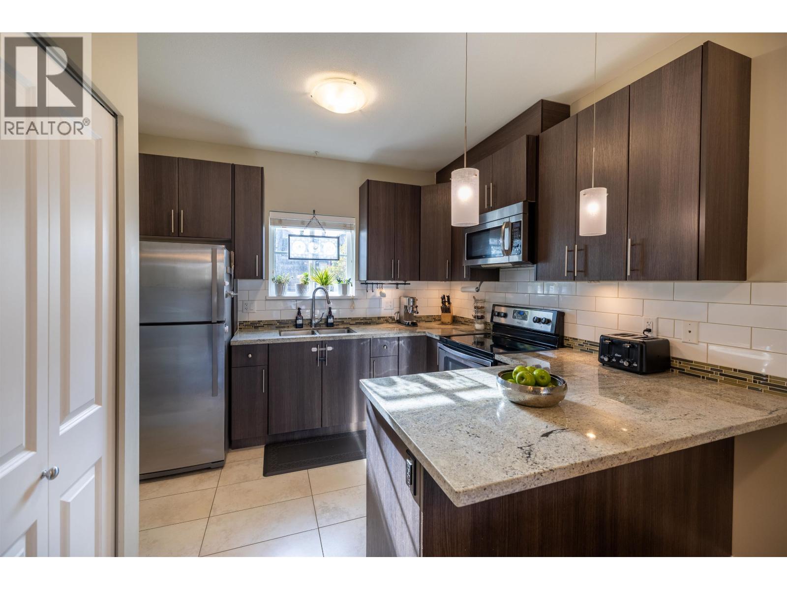 229 3888 Norfolk Street, Burnaby, British Columbia  V5G 1E5 - Photo 8 - R3123523