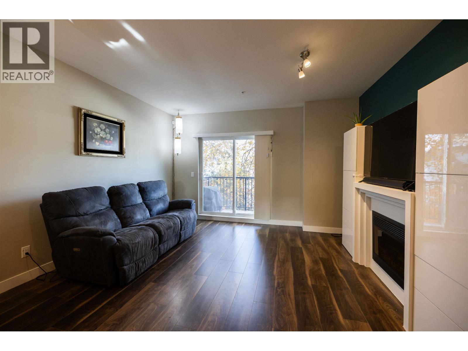 229 3888 Norfolk Street, Burnaby, British Columbia  V5G 1E5 - Photo 4 - R3123523