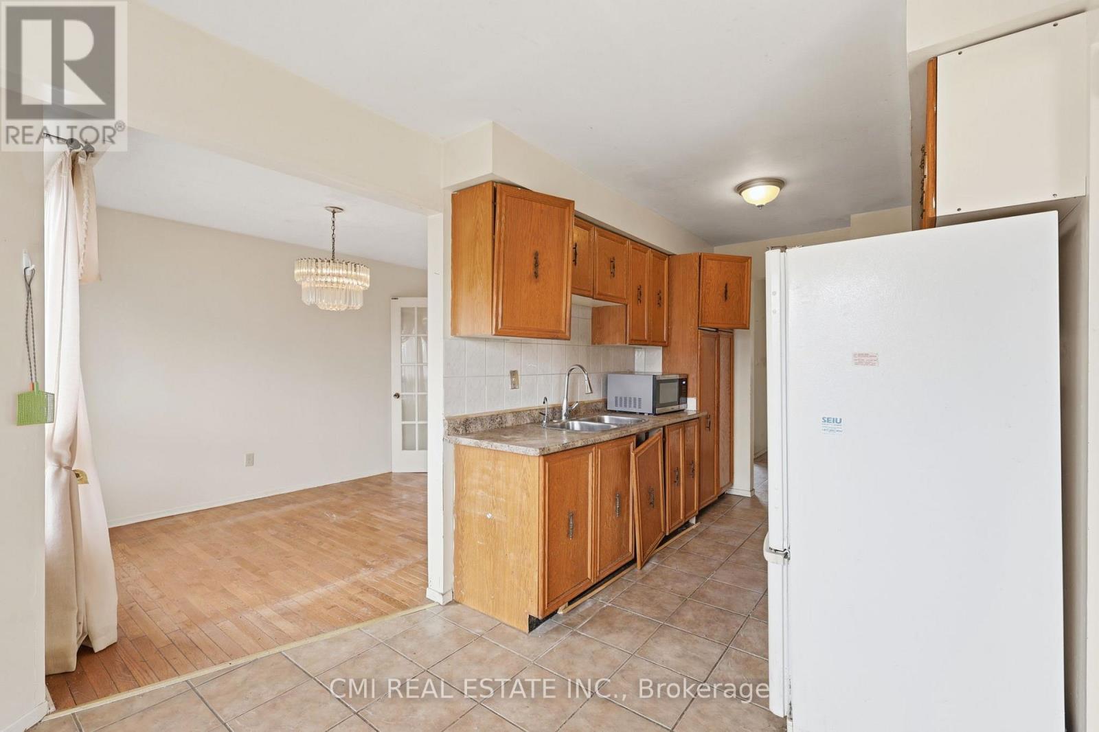 2275 Chapman Court, Pickering, Ontario  L1X 2G1 - Photo 10 - E13129420
