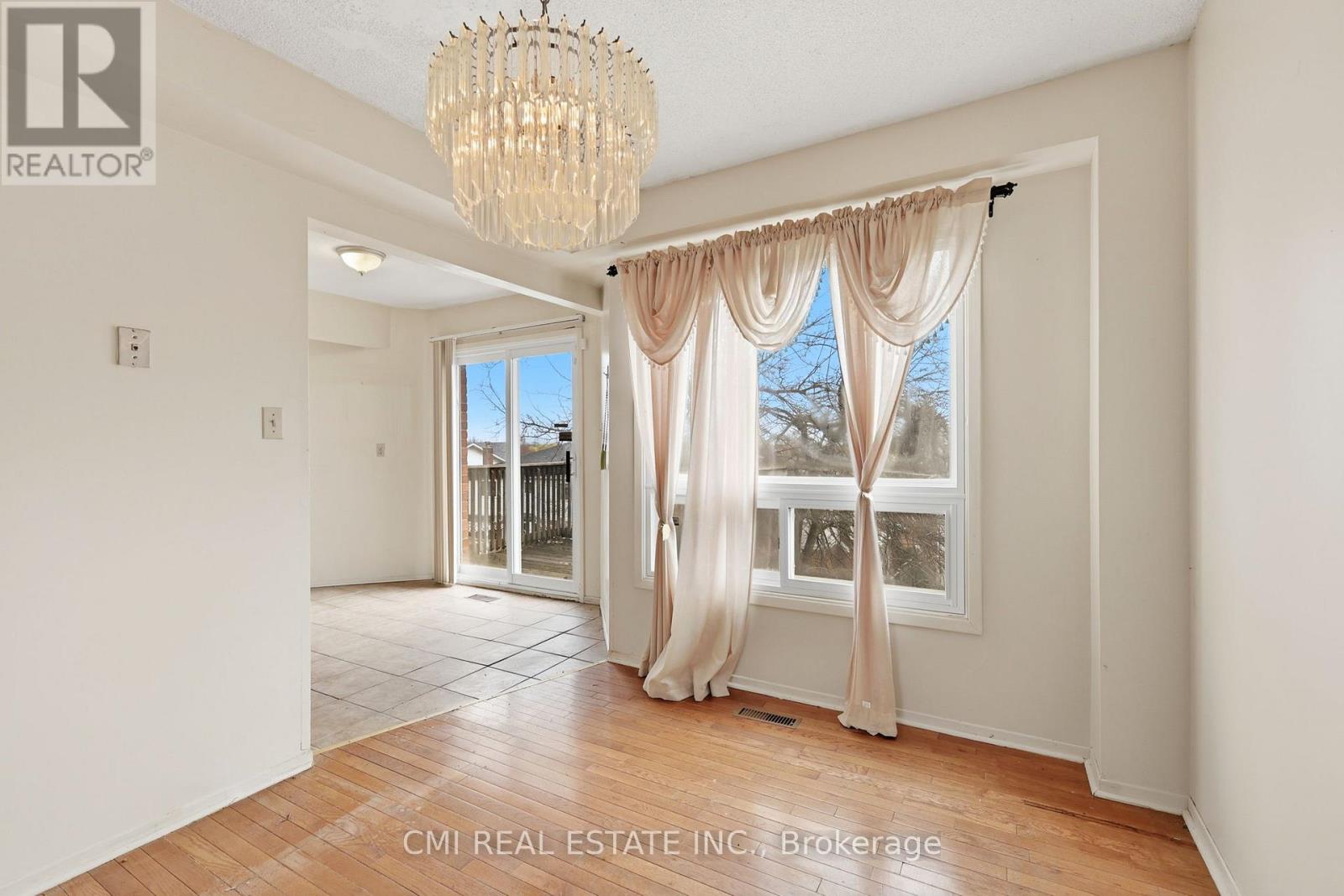 2275 Chapman Court, Pickering, Ontario  L1X 2G1 - Photo 12 - E13129420