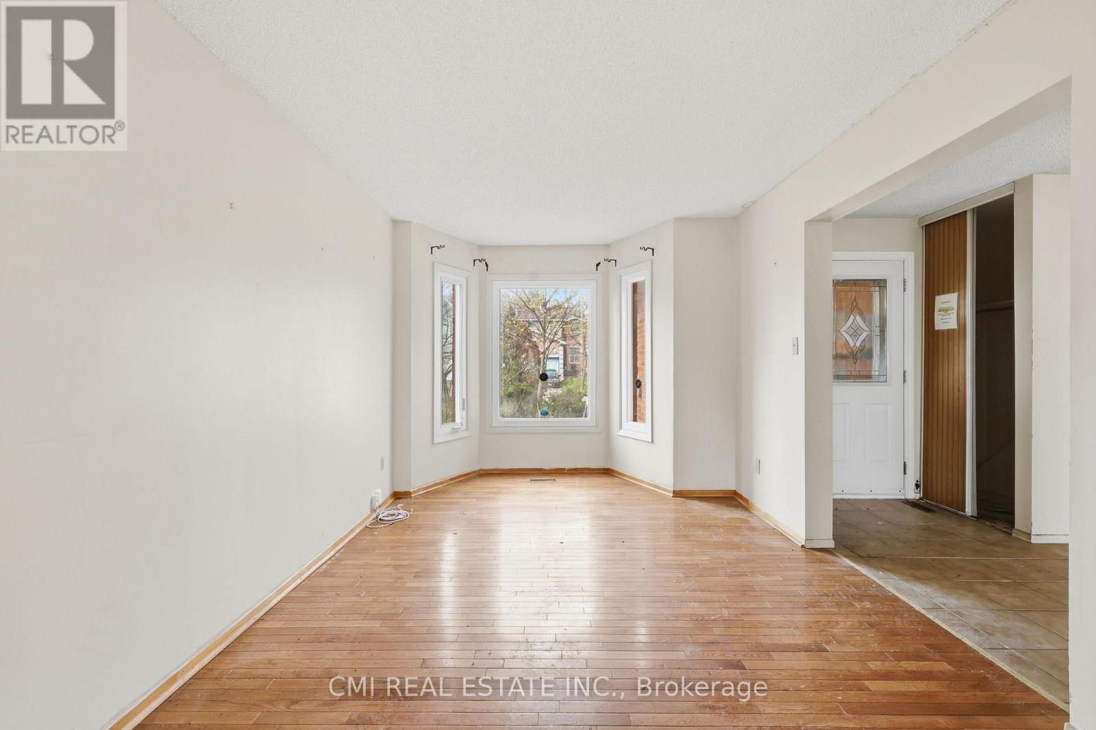 2275 Chapman Court, Pickering, Ontario  L1X 2G1 - Photo 2 - E13129420