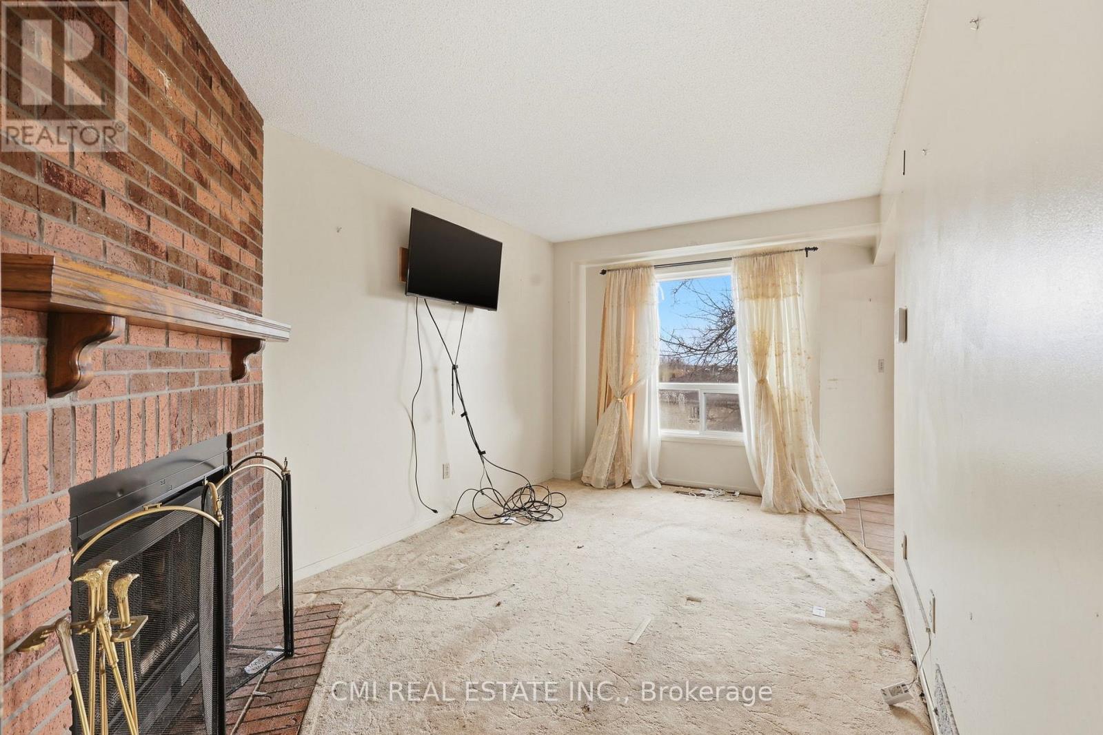 2275 Chapman Court, Pickering, Ontario  L1X 2G1 - Photo 5 - E13129420