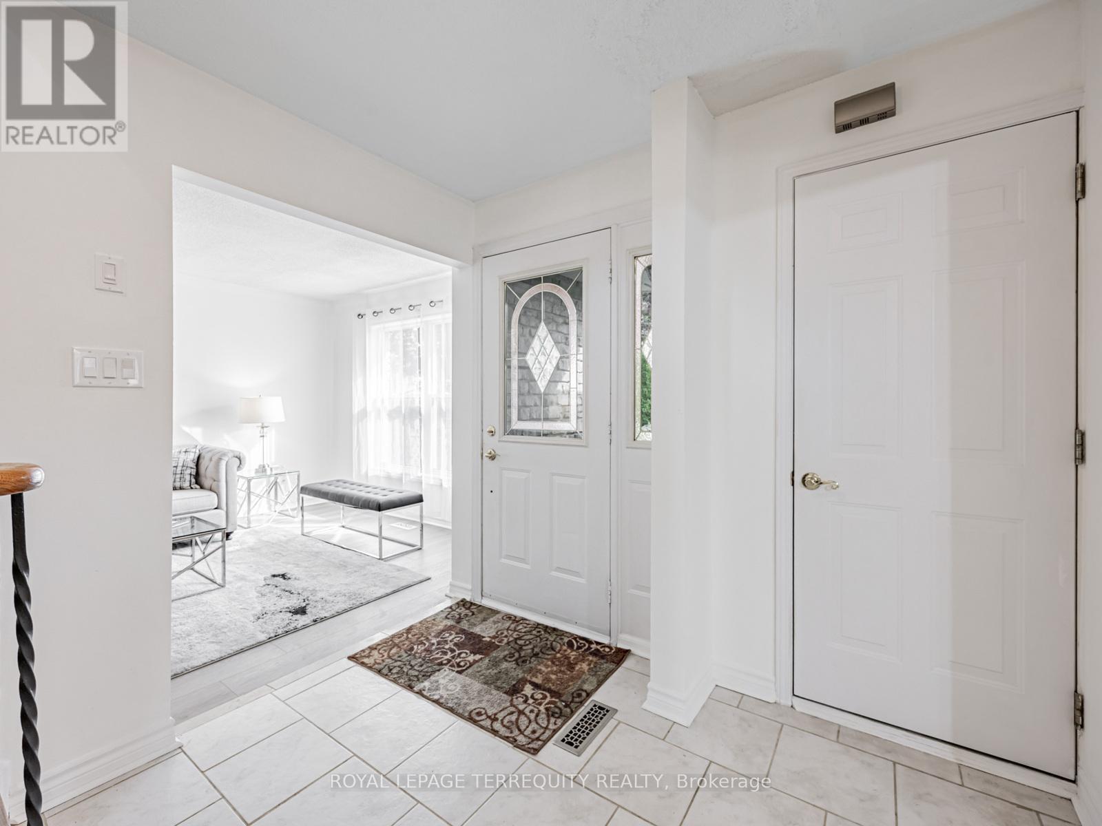 1858 Shadybrook Drive, Pickering, Ontario  L1V 3A8 - Photo 2 - E13129468