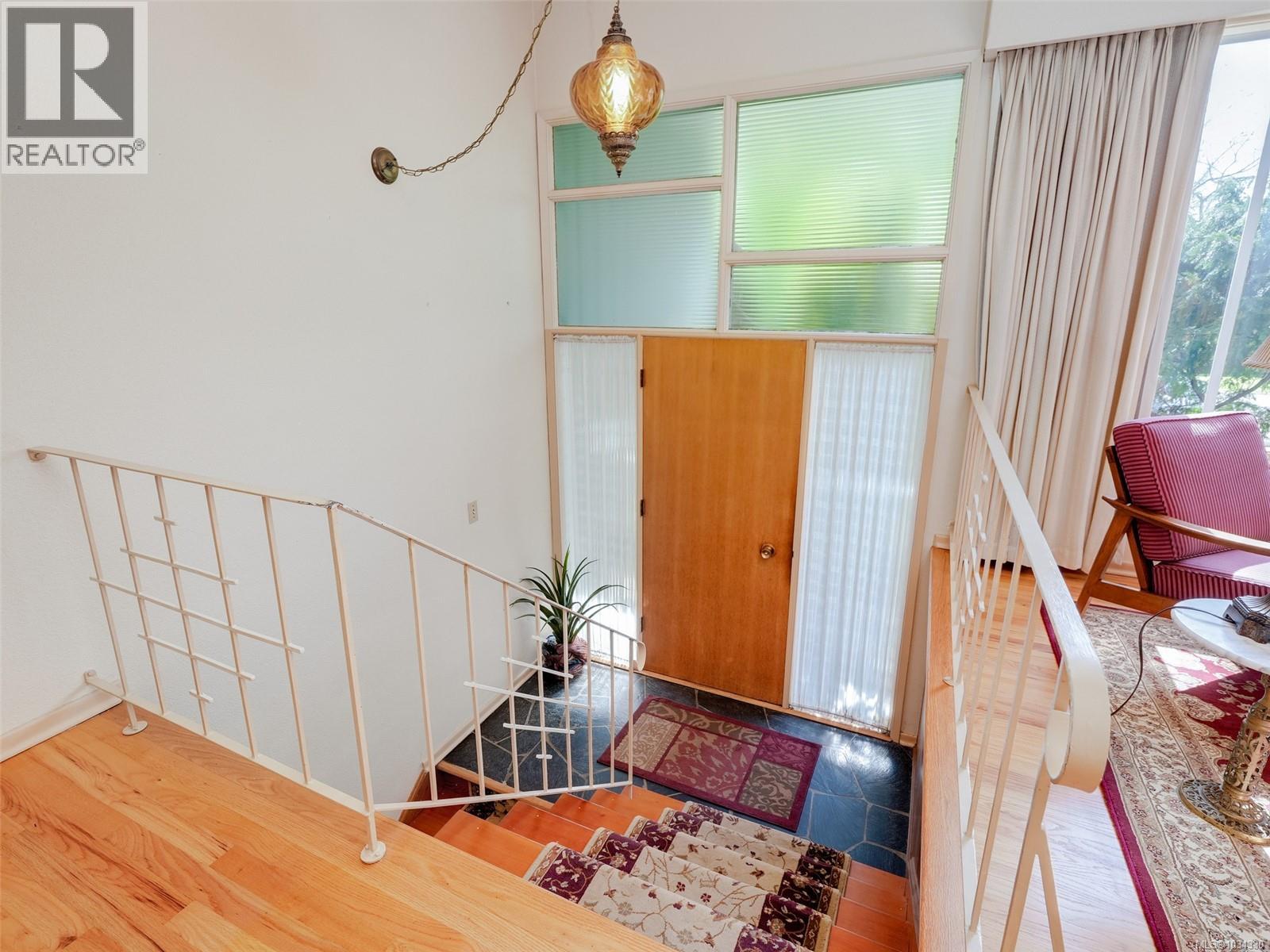 2041 Ferndale Rd, Saanich, British Columbia  V8N 2Y5 - Photo 18 - 1034330
