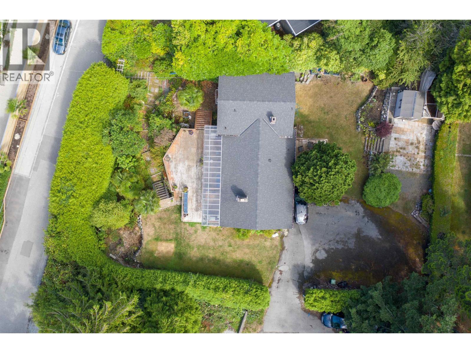 7195 Rockland Wynd, West Vancouver, British Columbia  V7W 2L2 - Photo 2 - R3102659