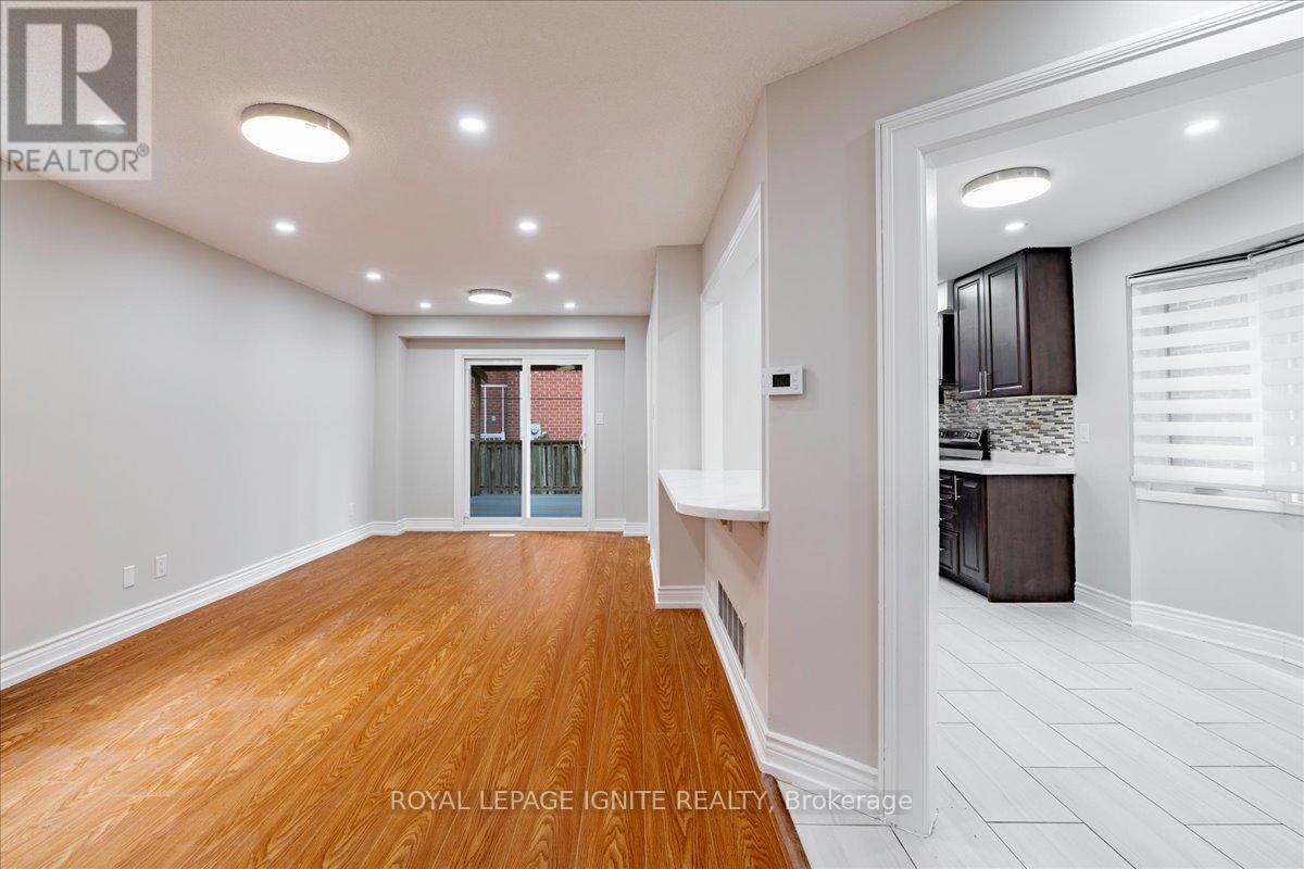 126 Sheldrake Court, Brampton, Ontario  L6Y 2W9 - Photo 6 - W13129366