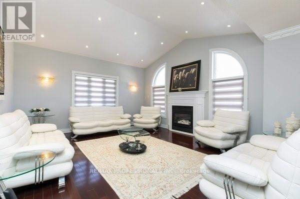 2078 Perran Drive, Mississauga, Ontario  L5K 2R5 - Photo 13 - W13129382