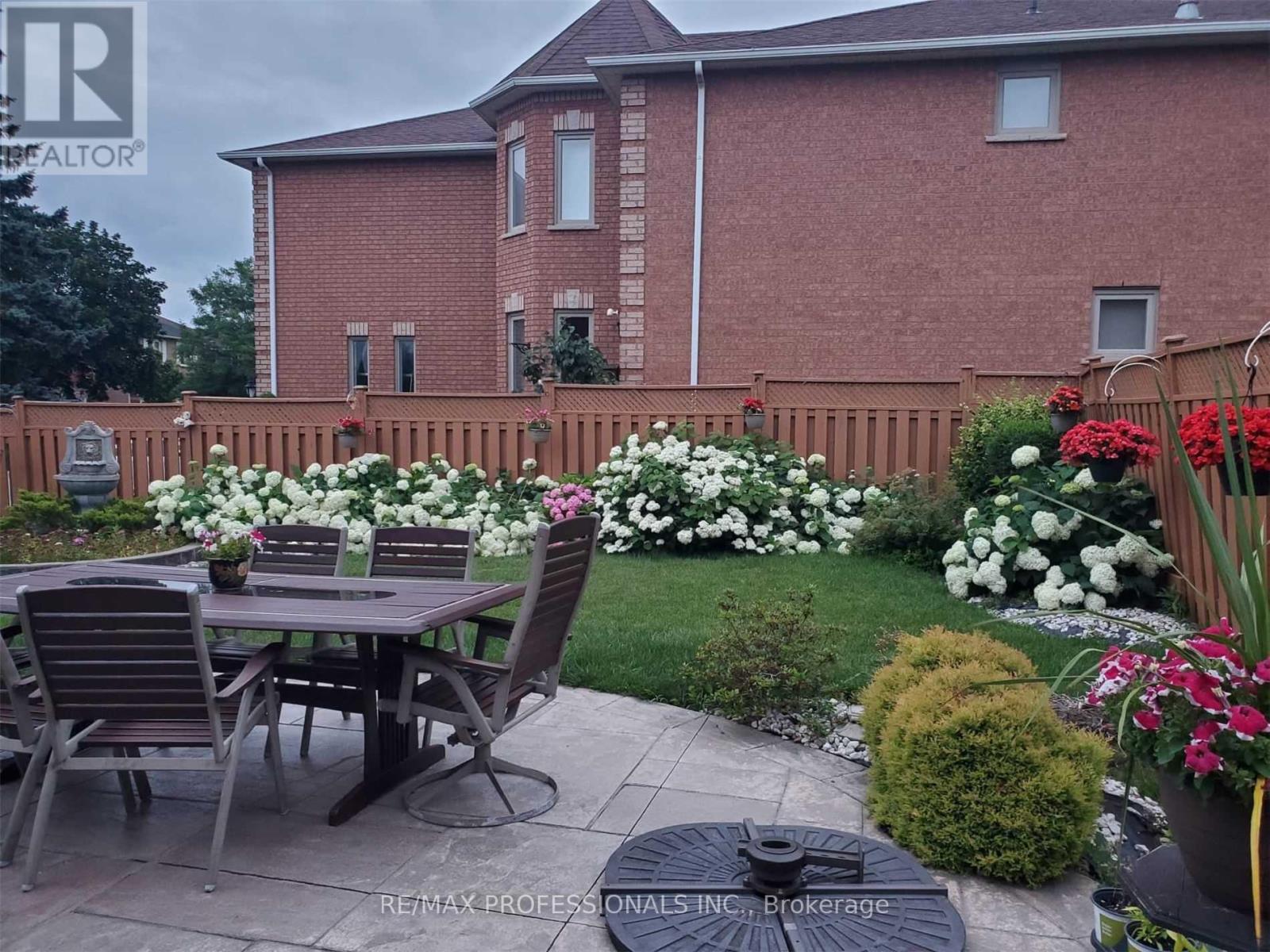 2078 Perran Drive, Mississauga, Ontario  L5K 2R5 - Photo 37 - W13129382
