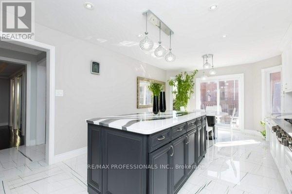 2078 Perran Drive, Mississauga, Ontario  L5K 2R5 - Photo 8 - W13129382