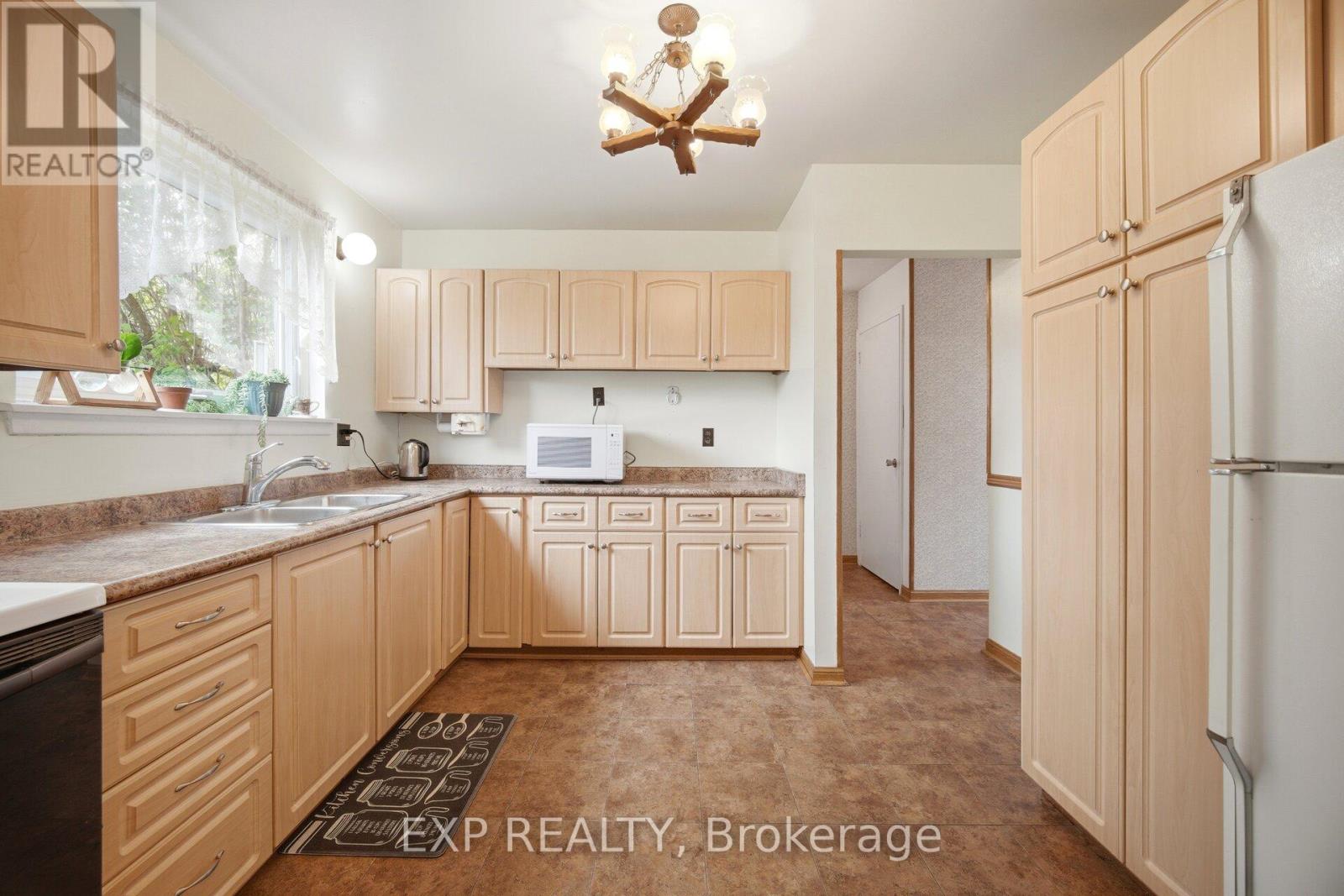 1 Flavian Crescent, Brampton, Ontario  L6T 3P2 - Photo 23 - W13129430