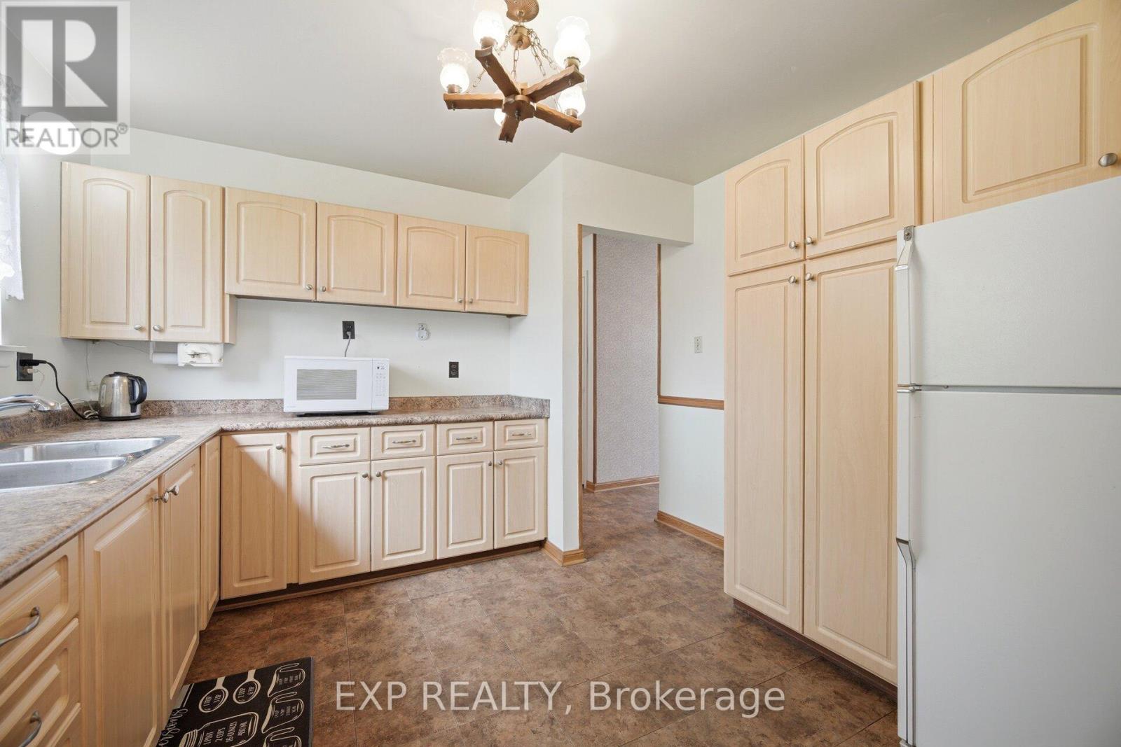 1 Flavian Crescent, Brampton, Ontario  L6T 3P2 - Photo 27 - W13129430