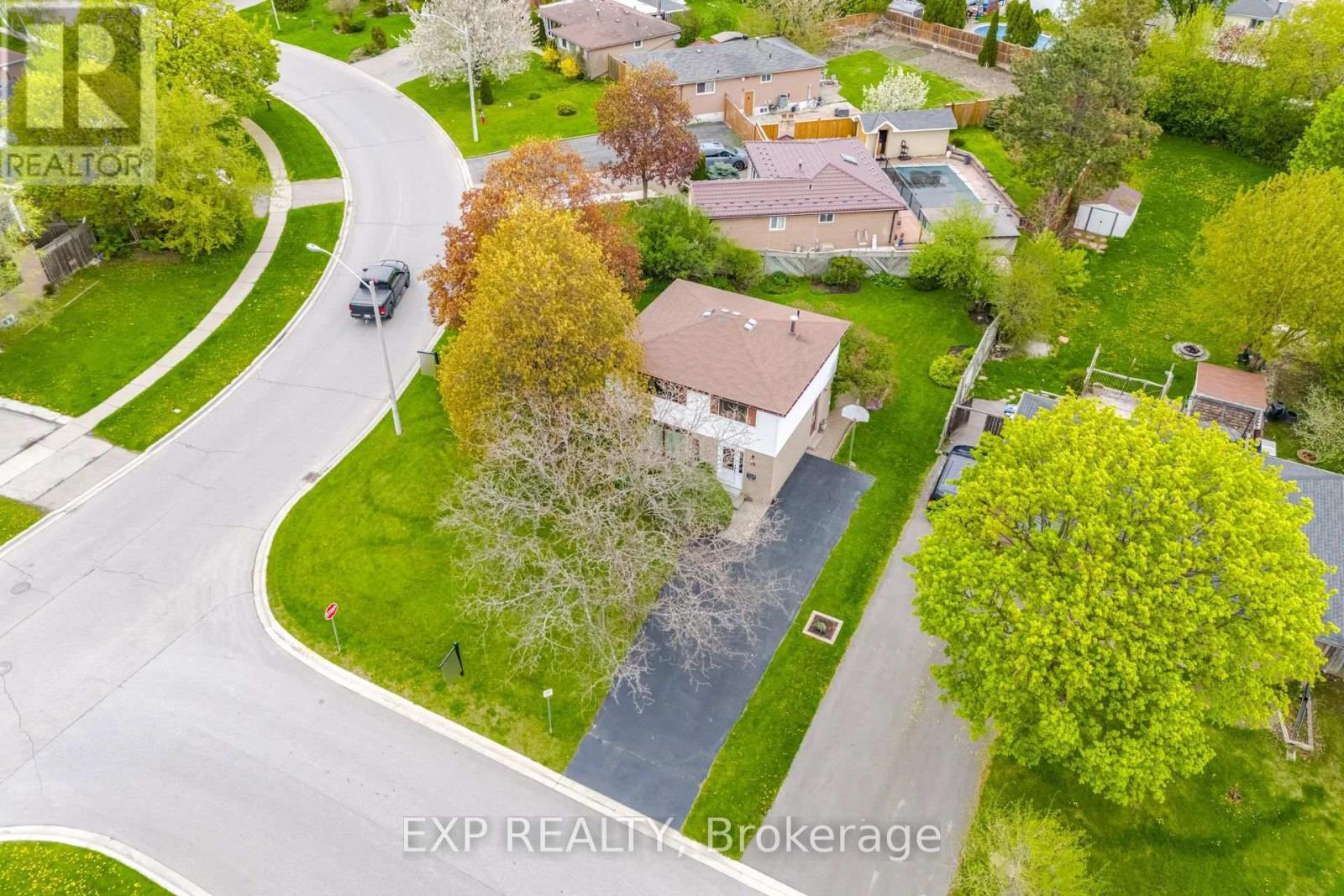 1 Flavian Crescent, Brampton, Ontario  L6T 3P2 - Photo 3 - W13129430