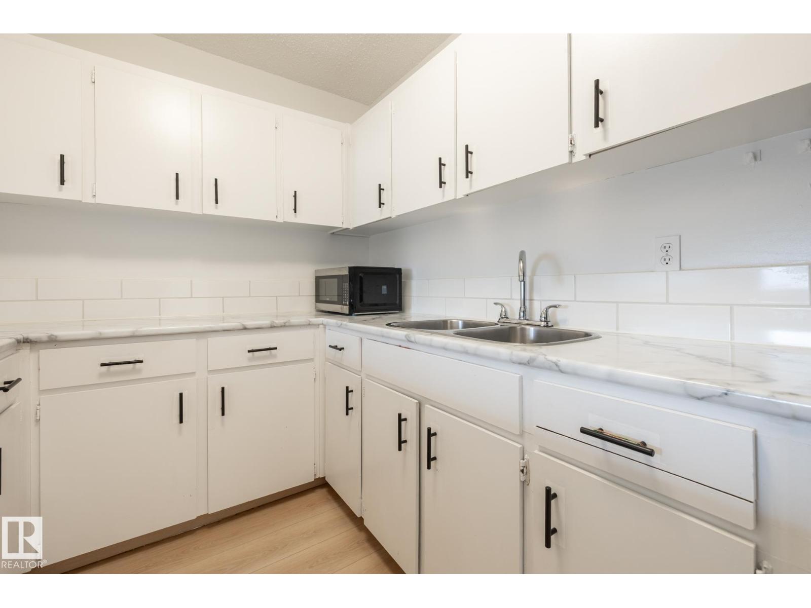 #303 10620 104 St Nw, Edmonton, Alberta  T5H 2W2 - Photo 7 - E4487708