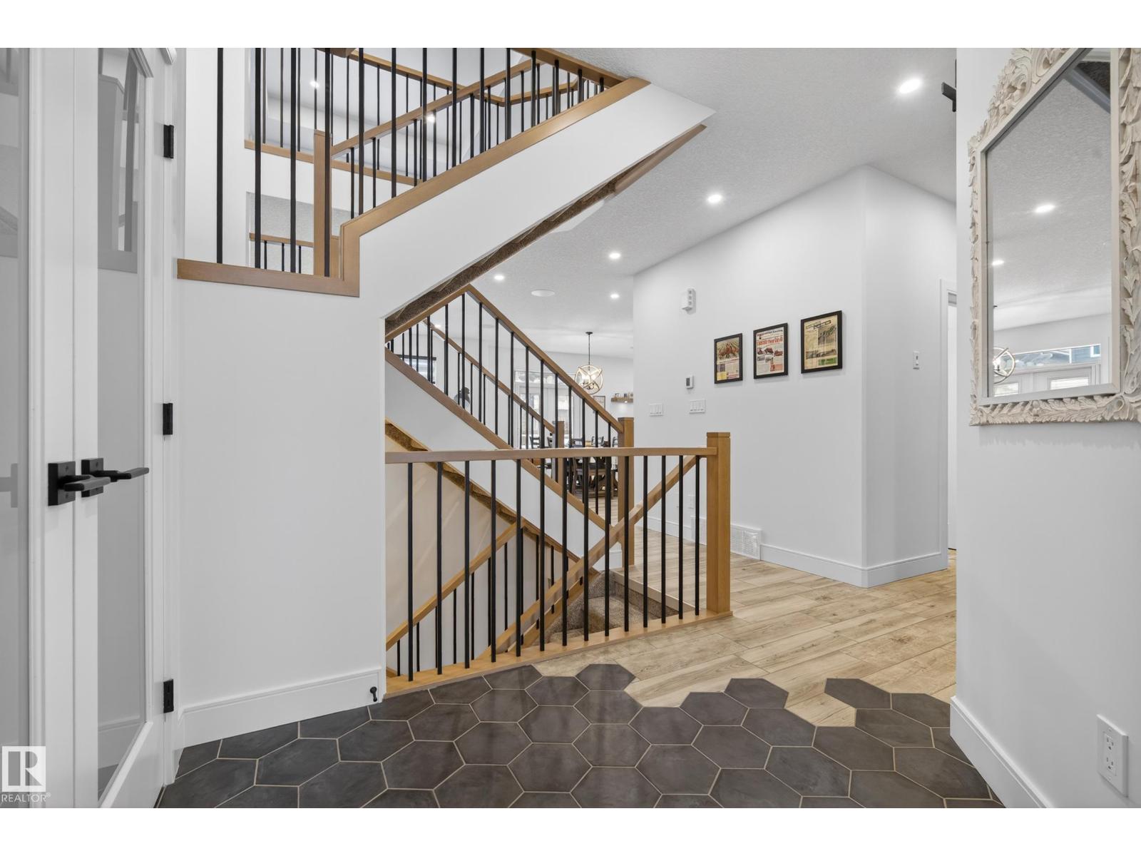 4470 Suzanna Cr SW, Edmonton, Alberta  T6X 0Y5 - Photo 3 - E4477397
