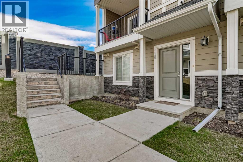 210 Nolanlake Villas Nw, Calgary, Alberta  T3R 0Z7 - Photo 2 - A2308782