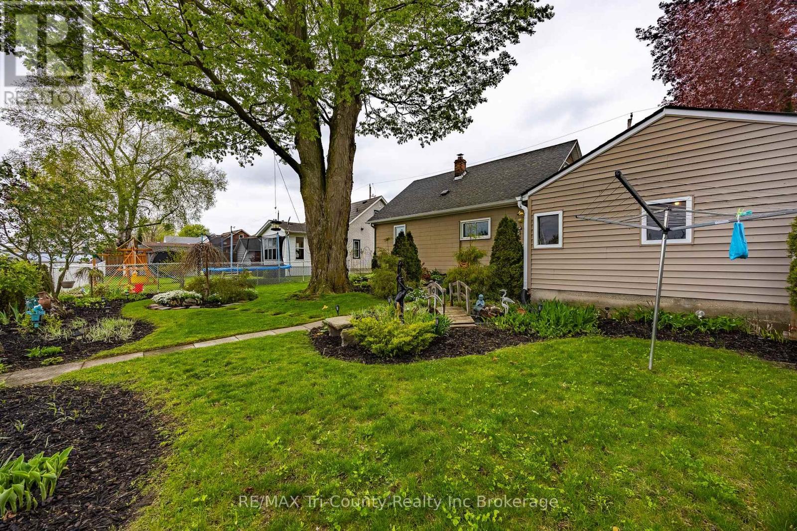23 Pine Street, Tillsonburg, Ontario  N4G 1L5 - Photo 4 - X13129680