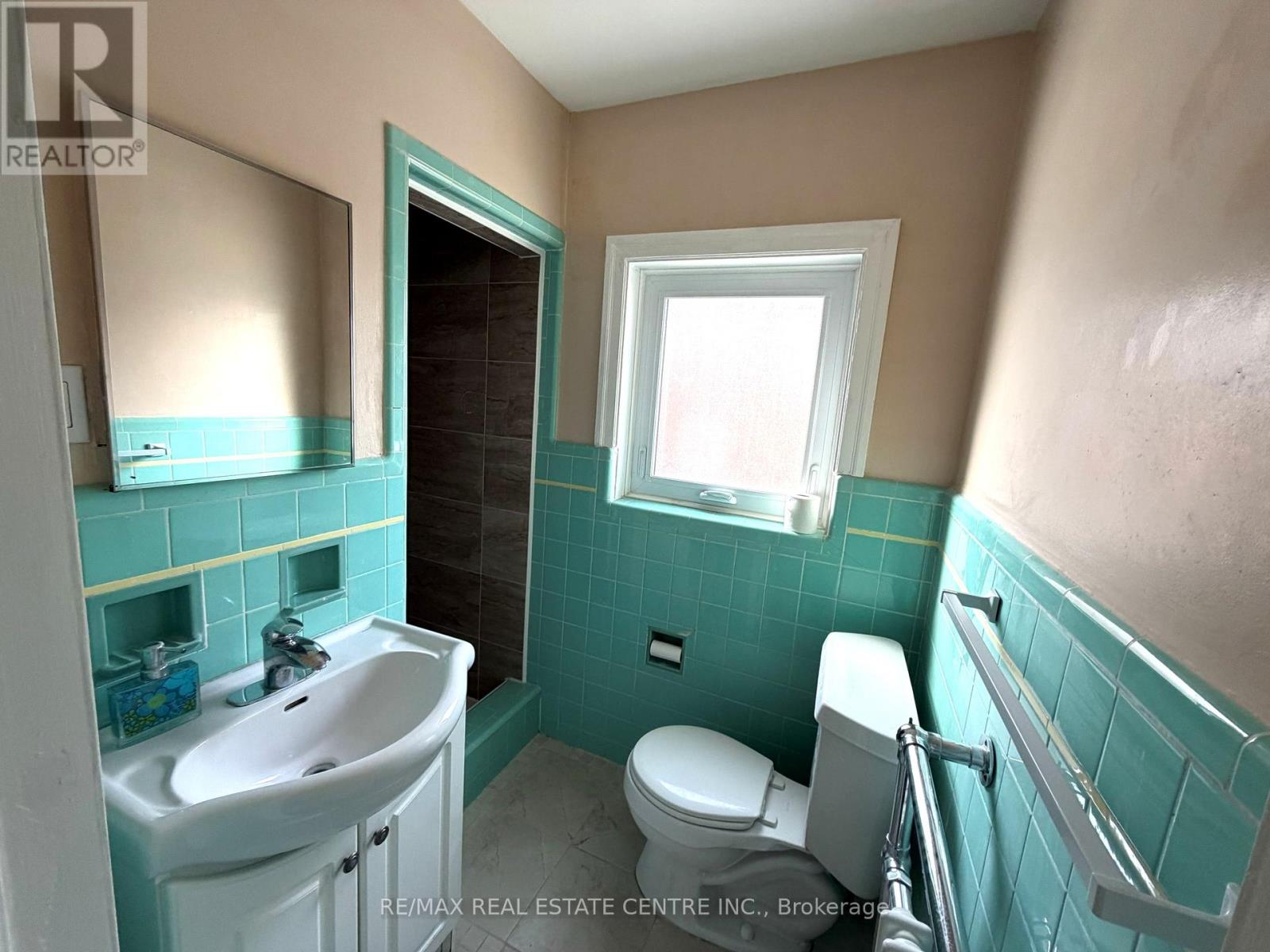 218 Weber Street E, Kitchener, Ontario  N2H 1E8 - Photo 12 - X13129386