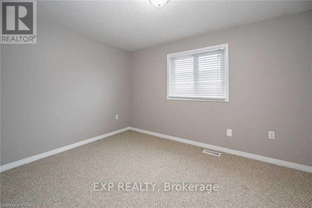 27 Max Becker Drive, Kitchener, Ontario  N2E 3V7 - Photo 11 - X13129426