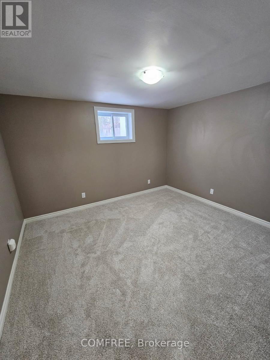 4360 Petrolia Line, Petrolia, Ontario N0N 1R0 - Photo 13 - X12703568
