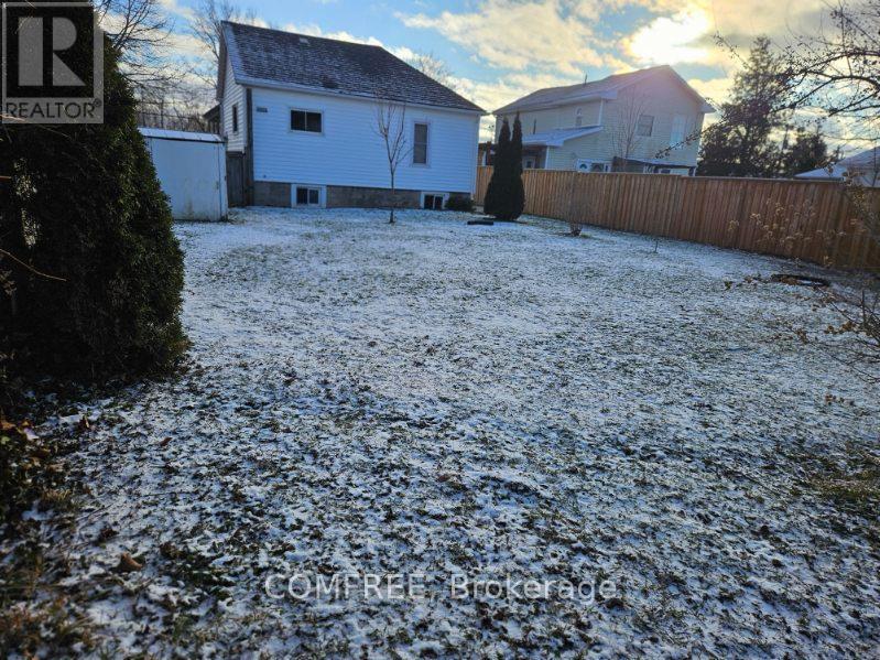 4360 Petrolia Line, Petrolia, Ontario N0N 1R0 - Photo 4 - X12703568