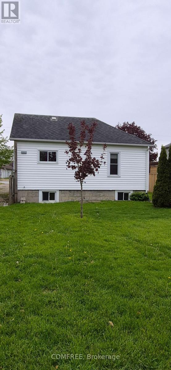 4360 Petrolia Line, Petrolia, Ontario N0N 1R0 - Photo 2 - X12703568