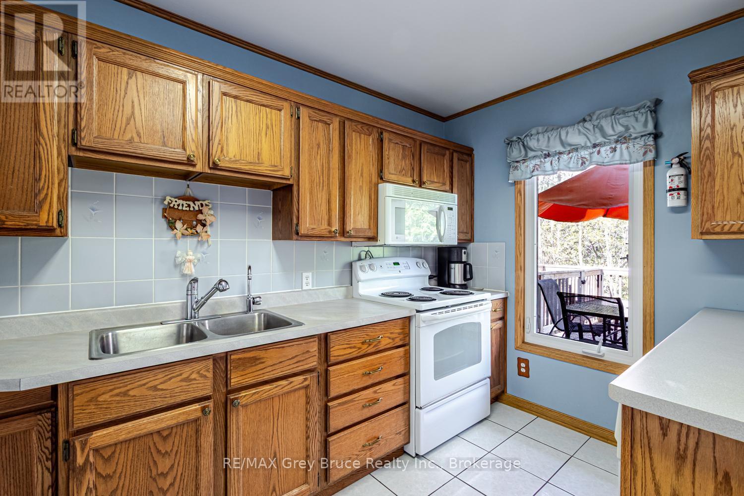 113 Golden Pond Drive, South Bruce Peninsula, Ontario  N0H 2T0 - Photo 19 - X13129766