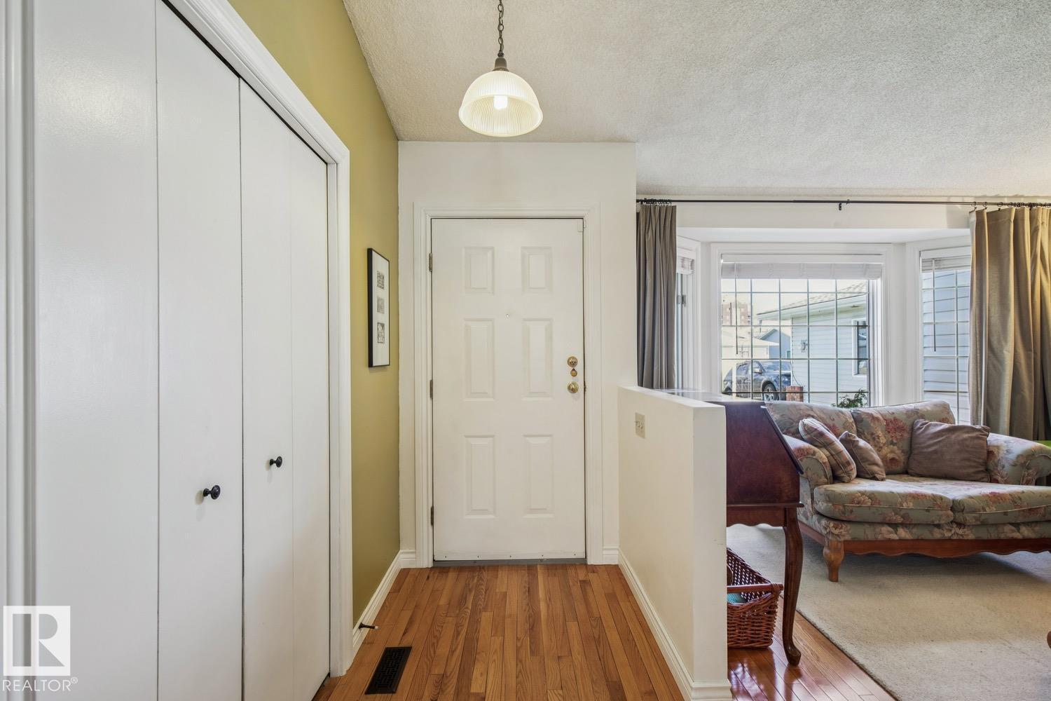 7531 137a Av Nw, Edmonton, Alberta  T5C 3R4 - Photo 4 - E4487472