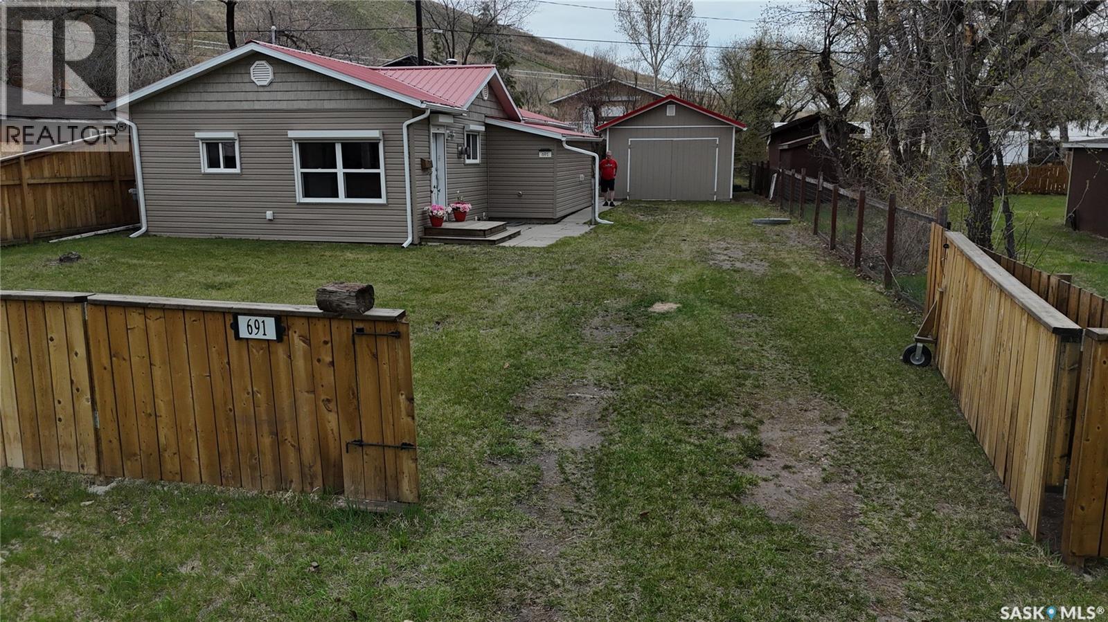 691 Joseph Crescent, Cochin, Saskatchewan  S0M 0L0 - Photo 1 - SK036002